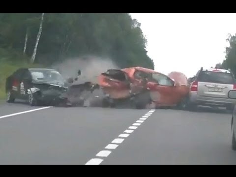 Видео: Самые жёсткие и страшные аварии  за весь 2016 год (Channel Жёсткие аварии)