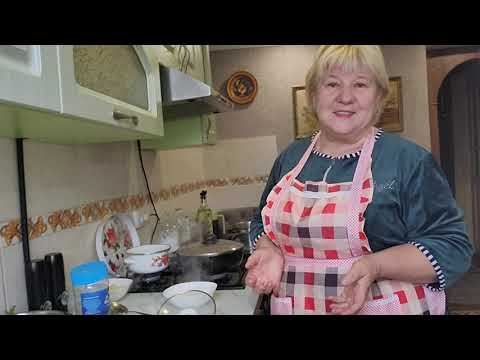 Видео: Фрикадельки в сливочном томатном соусе. Зеленый борщ. Компот.