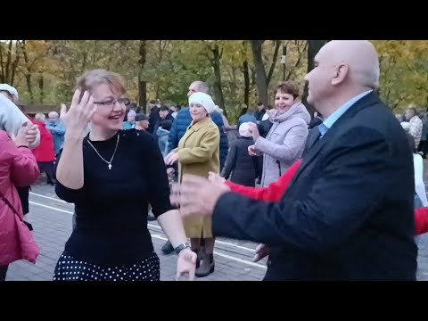 Видео: ТАНЦЫ, ГОМЕЛЬ. Мы бродячие артисты...