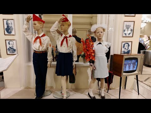 Видео:  Погружаемся в Ностальгию Вместе!  Выставка. " История Школьной Формы 1900 - 2025 ". 