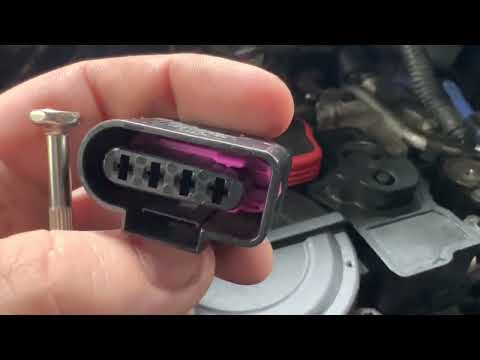 Видео: Как заменить разъёмы катушек зажигания VW! Устранение случайных пропусков зажигания