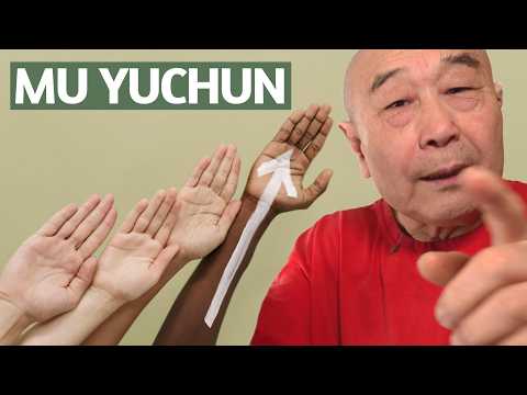 Видео: Уникальный массаж как снять боль в суставах рук. Му Юйчунь.