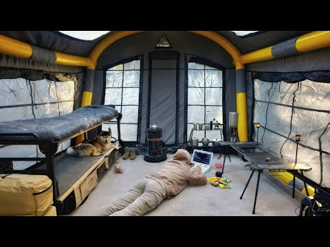 Видео: Зимний кемпинг в новой надувной палатке с ретро-играми и вредной едой
