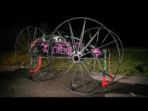 Видео: TESLA НА ОГРОМНЫХ КОЛЁСАХ (ft. Elon Musk)