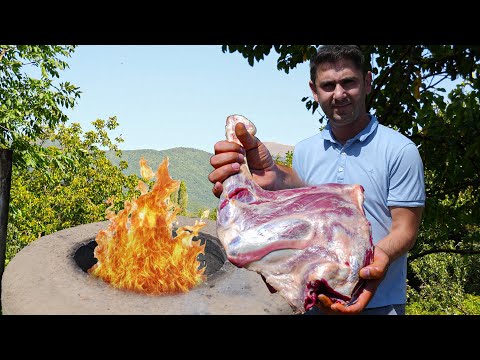 Видео: Мы приготовили баранью ногу в тандыре | Незаменимый вкус в горной деревне