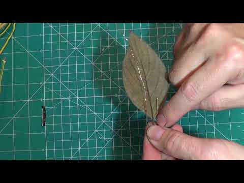 Видео: Крепление листа проволочки к листу перед нанесением ТПС