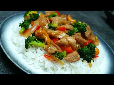 Видео: Простой рецепт вкусной СВИНИНЫ с БРОККОЛИ на сковороде. Мясо тает во рту!