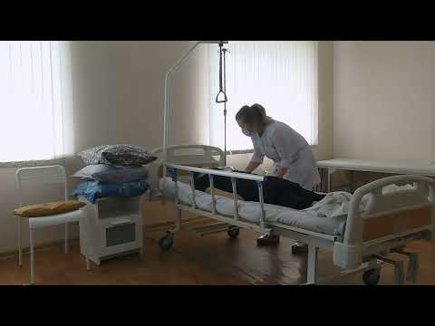 Видео: Укладывание пациента в положении Симса
