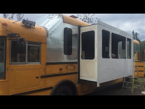Видео: 488 Inn build pt 2 Skoolie Slide Out установка и покраска