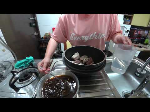 Видео: Готовим  Со Кальби чим ( Говяжьи рёбра с овощами в соусе)