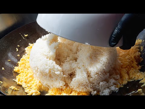 Видео: Вкуснятина! Жареный рис с креветками на 100 человек | Тайская уличная еда