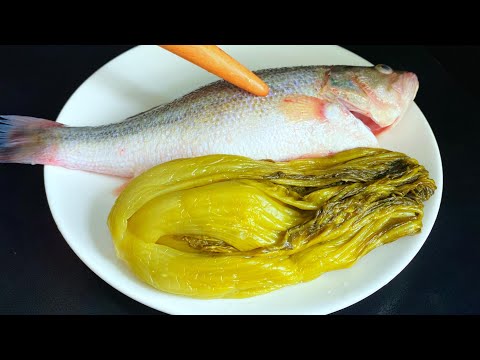 Видео: Окунь и квашеная капуста эта практика, рыба скользкая, кислая капуста освежающая,
