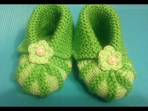 Видео: Вязание спицами для начинающих . Пинетки "зефирки" . Knitting #14