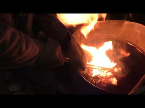 Видео: Закалка матрицы из х12мф на масло