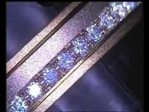 Видео: Разметка и закрепка камней Мостовая или Паве