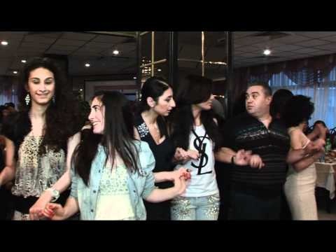 Видео: танцует Джуна