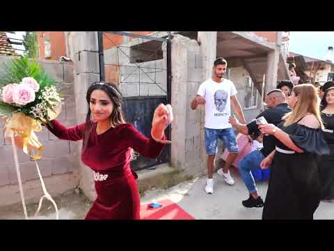 Видео: от Юлиан за нейната шефка