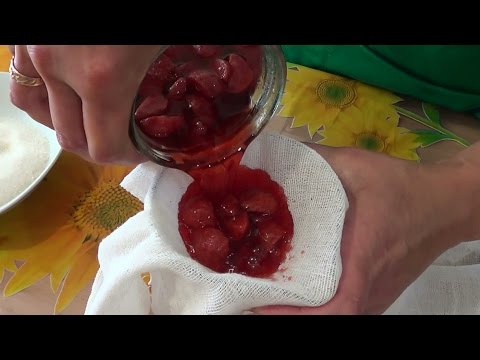 Видео: Клубничный ликер XuXu в делаем дома