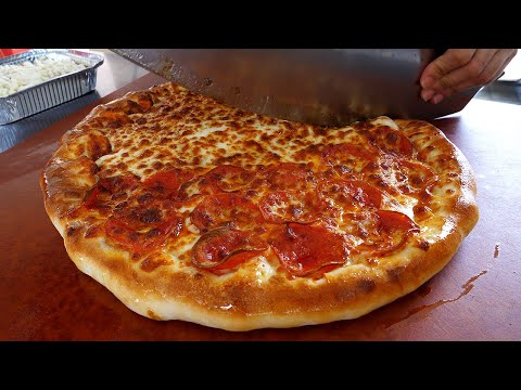 Видео: популярная коллекция пиццы из уличной печи!