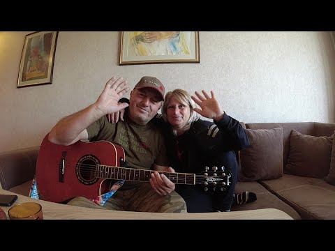 Видео: Живот на село :Вие питате- ние отговаряме .Кои сме ние + защо си купихме стара селска къща / LINE D5