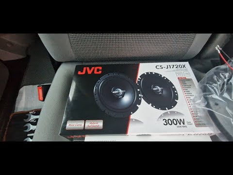 Видео: VW T5 Caravelle замена штатных передних динамиков на JVC CS-J1720X