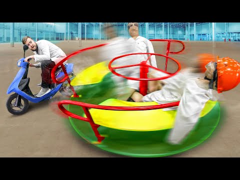Видео: НА КАКОЙ СКОРОСТИ ВЫЛЕТИТ МАНЕКЕН ИЗ РАСКРУЧЕННОЙ КАРУСЕЛИ?