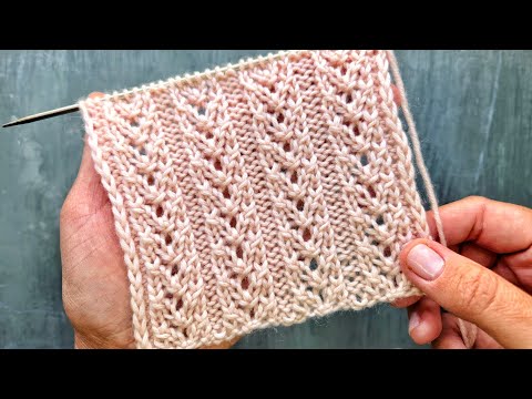 Видео: Красивые вертикальные дорожки спицами ⭐️ Несложный ажурный узор