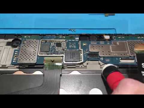 Видео: Samsung T805 перезагружается выключается. Замена EMMC флеш.