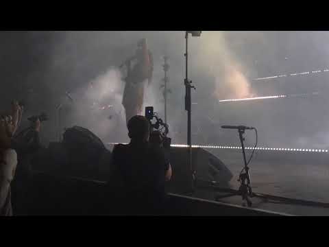 Видео: Луна - Бутылочка (Crocus City Hall Live)