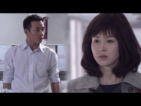 Видео: Жена приносит завтрак, застает мужа с секретаршей и срывается.