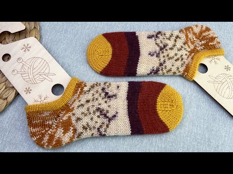 Видео: ДОМАШНИЕ следки-носочки спицами. Подробный мастер класс.