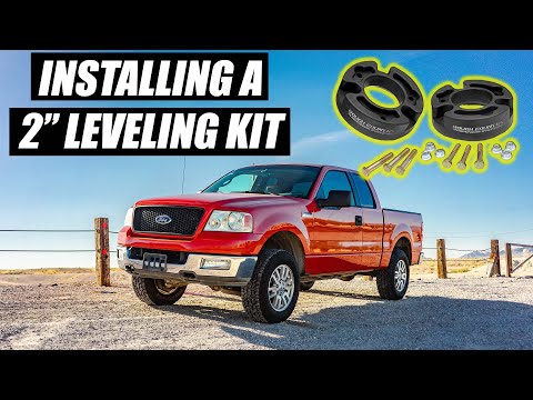 Видео: Установка комплекта Rough Country Level на Ford F150 2004–2008 годов | Самый простой способ