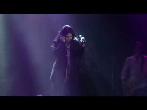 Видео: Ирина Дубцова - Не целуешь (ДК Ленсовета, Санкт-Петербург)