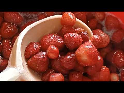 Видео: Закарпатье. КЛУБНИЧНЫЙ ДЕНЬ. Усыновила  еще один глечик.  Теплый ливень.