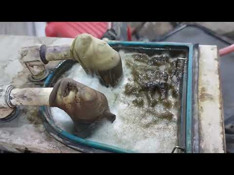 Видео: Моем радиатор от грузовика внутри и снаружи.