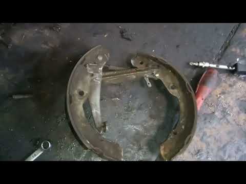 Видео: шкода октавия замена задних колодок