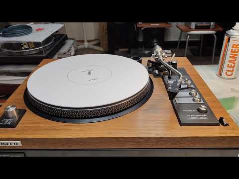 Видео: Обслуживание проигрывателя виниловых пластинок Pioneer PL-1400C. В описании: