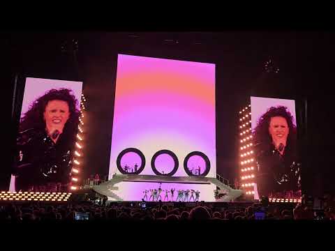 Видео: Zivert - 22 Гудбай (шоу "Где-то в ретро" - ВТБ Арена 12.07.2025)