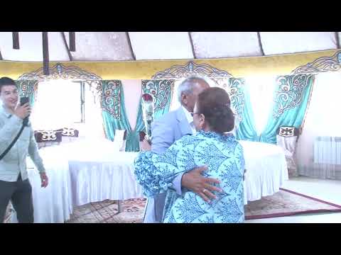 Видео: Мектептегі ғашығына 50 жылдан соң сезімін білдірді #рек #50жылдық #кездесу