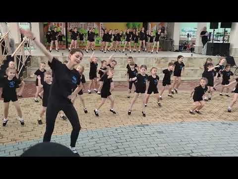 Видео: Образцовый ансамбль Феличита - Топ по паркету  (открытый урок)