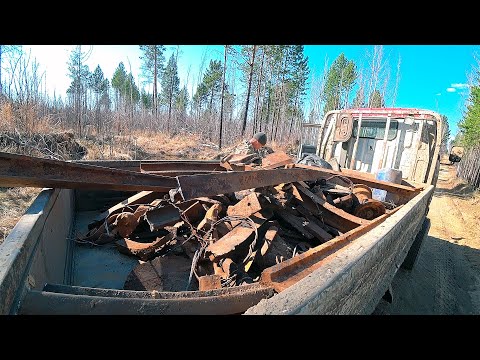 Видео: БРОСИЛ РАБОТУ! УШЁЛ С ЗАВОДА И ЗАРАБАТЫВАЮ ДЕНЬГИ МЕТАЛО КОП В ТАЙГЕ!