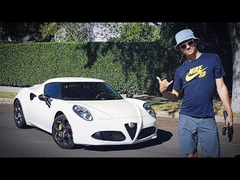 Видео: Самая ДИКАЯ тачка в моей жизни. АЛЬФА РОМЕО 4С за $60k. Alfa Romeo 4C обзор и тест-драйв.