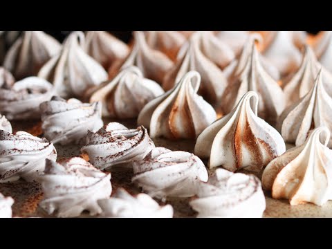 Видео: 3 СПОСОБА ПРИГОТОВЛЕНИЯ ШОКОЛАДНОГО БЕЗЕ🍫 Chocolate meringue cookie