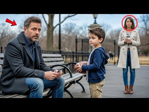 Видео: Он просидел там несколько часов, пока маленький мальчик не спросил: «Ты ждешь мою маму?»