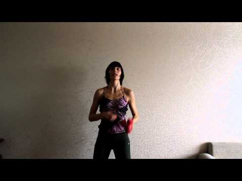 Видео: Упражнения для рук с гантелями (трицепсы)