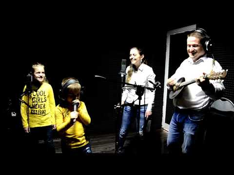 Видео: КВАРТЕТ ЧАУШЕВИ -КАЛИНО МАЛИНО LIVE