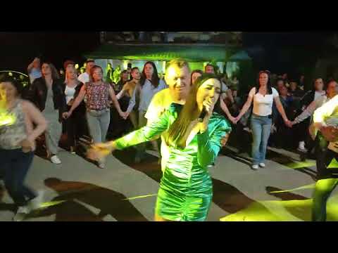 Видео: Василија Петрова ја вжешти атмосферата во с.Русиново за празникот Св.Троица