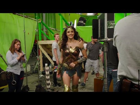 Видео: Чудо-женщина: закулисье (BTS) и неудачные моменты — Галь Гадот — 2017