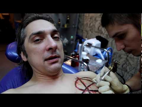 Видео: Горшок в Тату салоне с бутылкой рома ВАЩЕ РЖАЧ