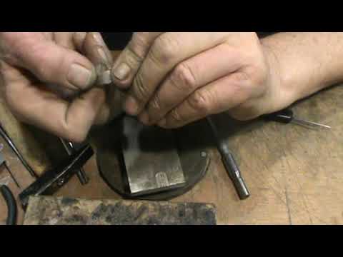 Видео: Изготовление блесны ТРОЙКА